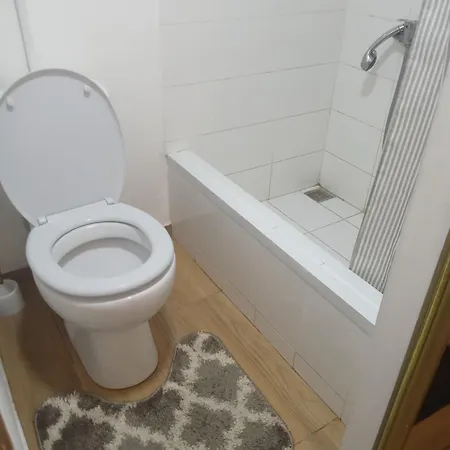 Apartment рядом с жд и привозом