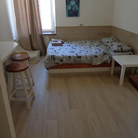 рядом с жд и привозом Apartment